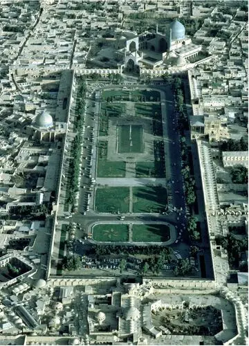 عکس/ نمای هوایی میدان نقش جهان اصفهان نیم قرن پیش