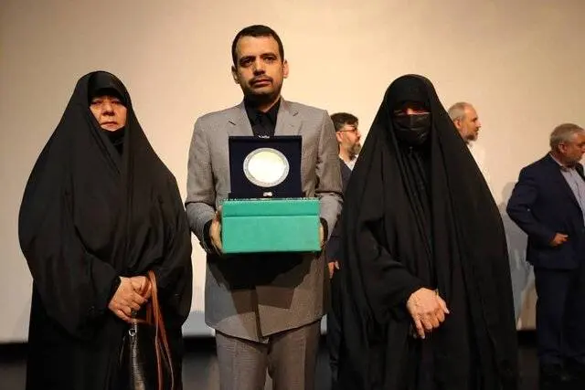 تجلیل از خانواده هاشمی به بهانه فیلم اسفند