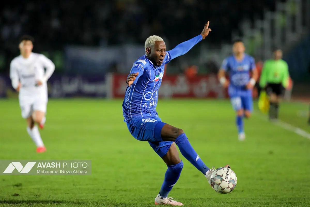 دیدار تیم های فوتبال استقلال تهران و ملوان بندر انزلی