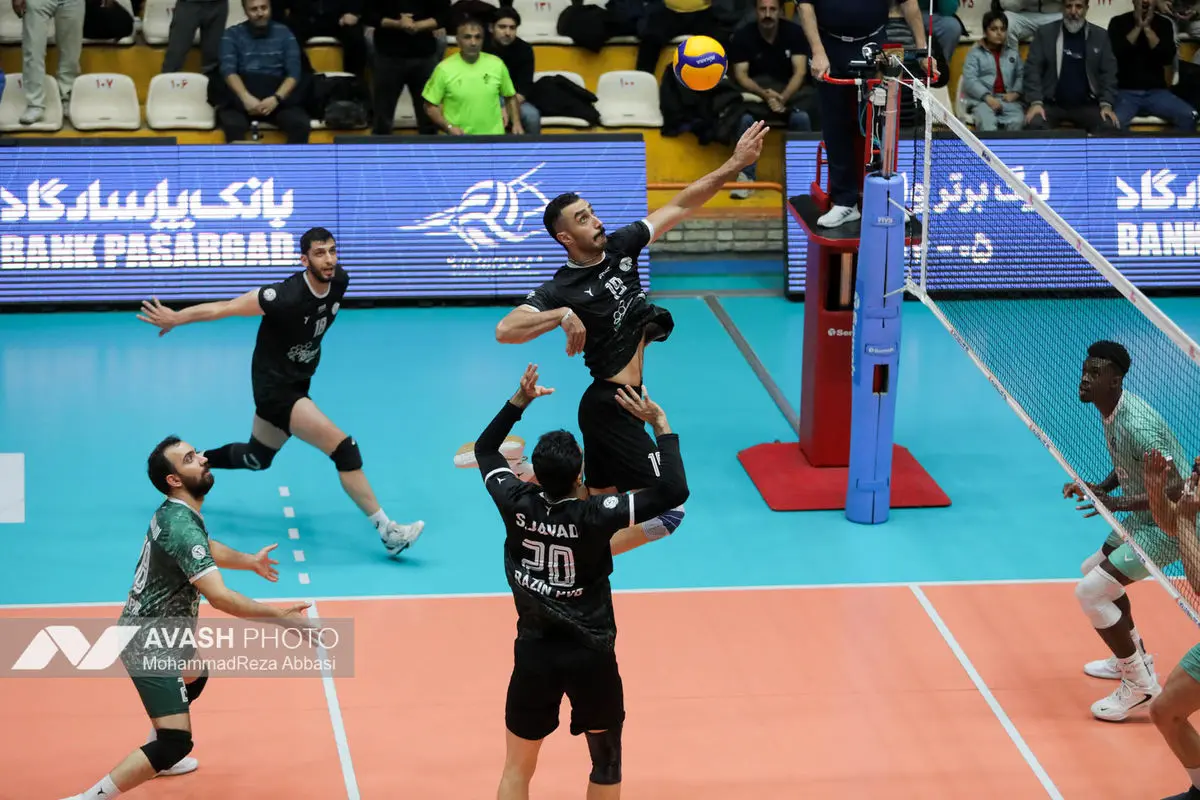 دیدار تیم های والیبال پیکان تهران و رازین پلیمر
