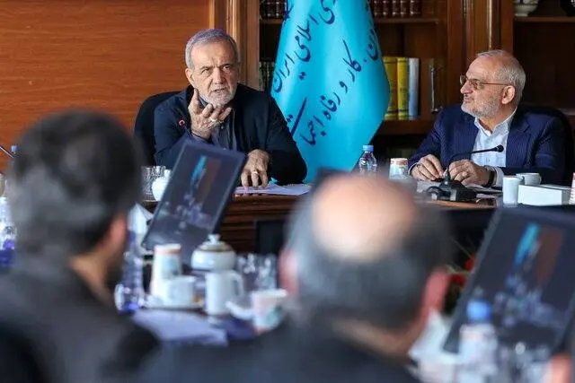 رئیسجمهور در جلسه با شورای معاونین وزارت تعاون، کار و رفاه اجتماعی حضور یافت