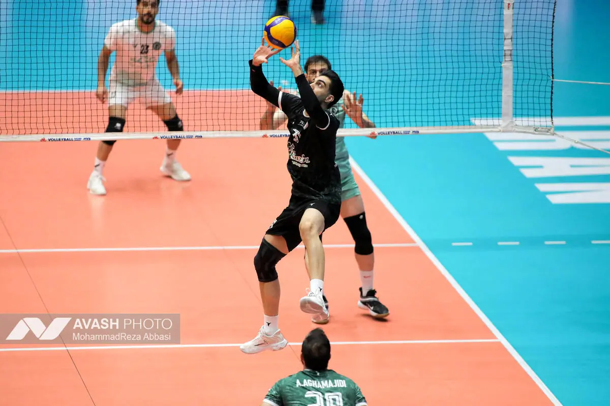 دیدار تیم های والیبال پیکان تهران و رازین پلیمر