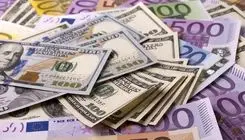 اعلام نرخ ارز در بازار؛ دلار همچنان در محدوده ۱۳۷ هزار تومان معامله شد