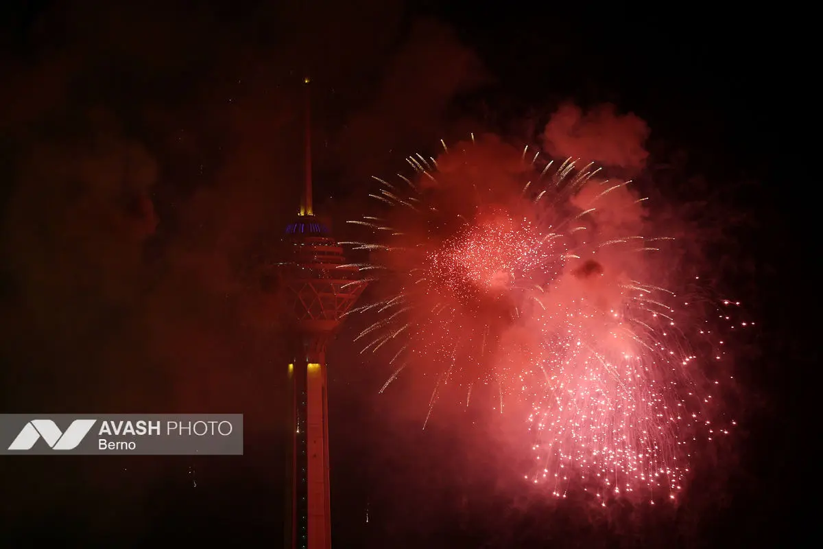 نور افشانی در شب سالگرد پیروزی انقلاب اسلامی