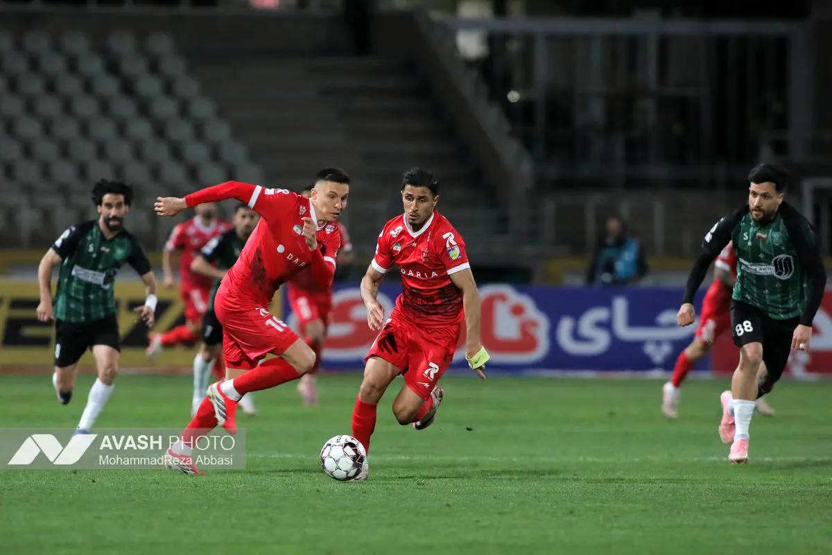 دیدار تیم های فوتبال  پرسپولیس تهران و خیبر خرم آباد