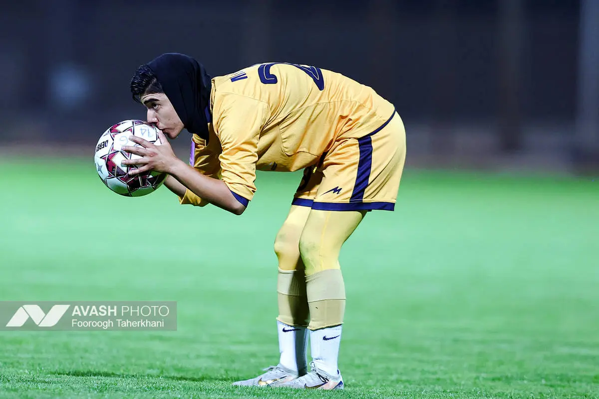 اولین جدال تاریخی پرسپولیس و خاتون بم؛ قهرمان مقابل تازه‌وارد پرهیاهو!