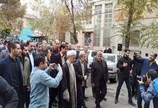 فرزین، شمس‌الدین حسینی و صالحی به مراسم سومین روز درگذشت خواهر احمدی‌نژاد رفتند