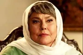 مهرانه مهینترابی: باید چشم به وطن بدوزیم و به غریبهها فرصت ندهیم