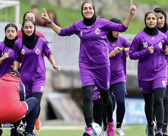 خاتون بم با رویای شیرین در راه آسیا
