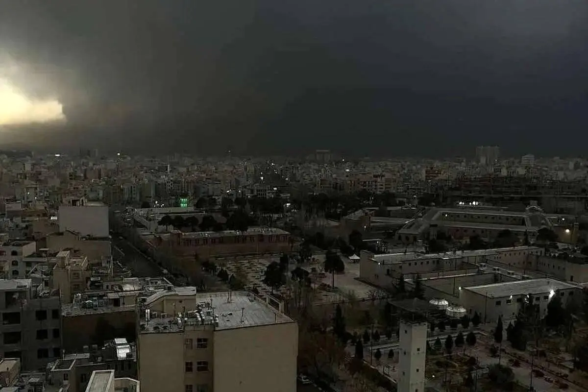 تصاویر ترسناک از آسمان تیره و تاریک تهران صبح امروز یکشنبه 18 اسفند 1404