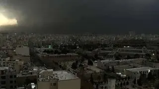 تصاویر ترسناک از آسمان تیره و تاریک تهران صبح امروز یکشنبه 18 اسفند 1404