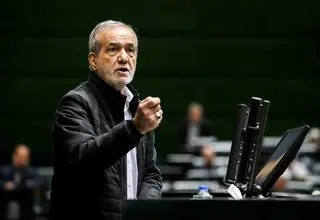 پزشکیان: مردم آمریکا از «اول اسرائیل» عصبانی هستند 