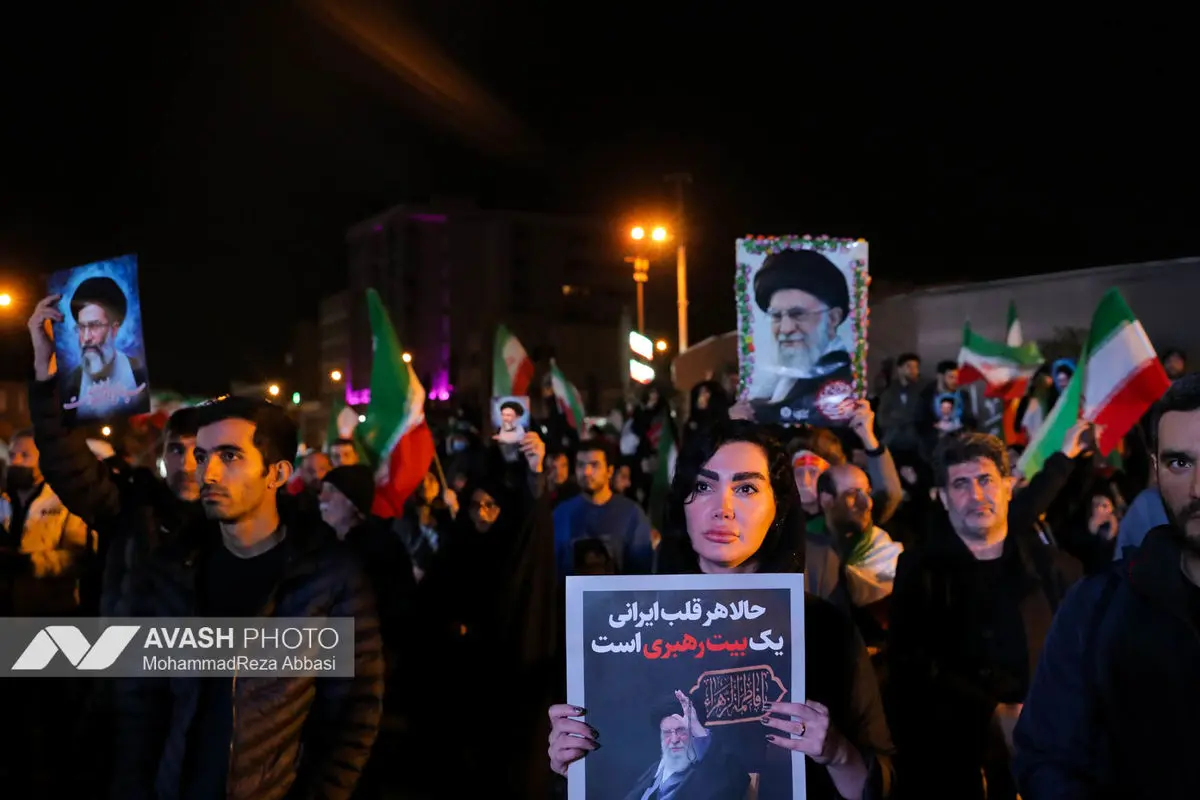 هفتمین شب تجمع مردم تهران در سوگ رهبر شهید