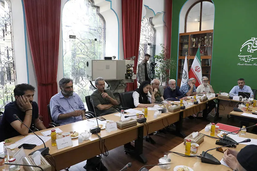 طرحها و فیلمنامههای «جنگ تحمیلی 12روزه» در بنیاد سینمایی فارابی بررسی شد