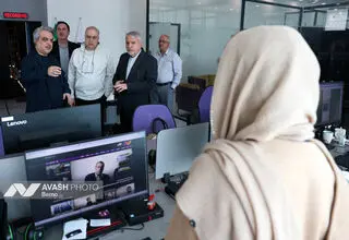 بازدید صالحی امیری از تحریریه آوش 