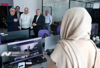 بازدید صالحی امیری از تحریریه آوش 