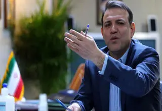 عزیزی خادم هم خواستار ارائه مستندات و ادله قانونی شد