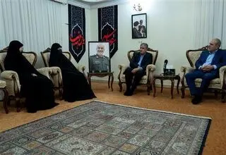 دیدار رییس سازمان انرژی اتمی با خانواده شهیدان «باقری»، «سلامی»، «حاجی‌زاده» و «رشید»  