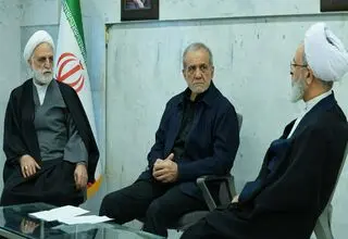 تصویر جلسه شورای موقت رهبری 