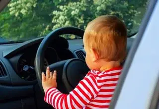 کار زشتی که زوج بلاگر مشهور با فرزندشان بخاطر پول کردند!