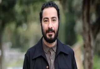 نوید محمدزاده روی صحنه می‌رود