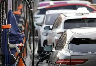 فروش خودروهای برقی از تسلا پیشی گرفت