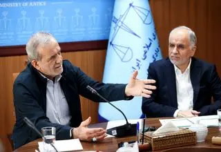 بازدید سرزده رئیس‌جمهور از وزارت دادگستری 