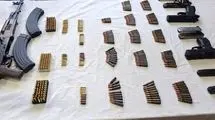 کشف سلاح و مهمات از راکب و ترک‌نشین یک دستگاه موتورسیکلت