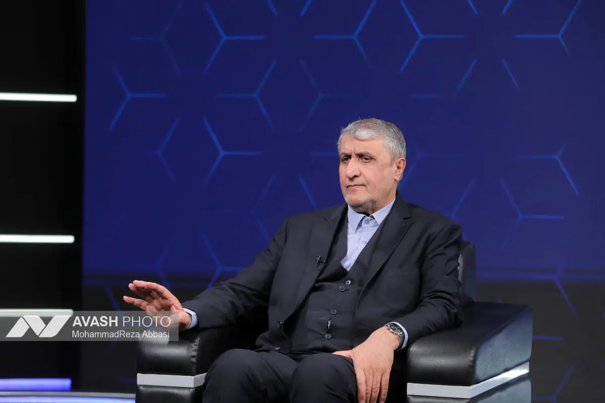 بازدید محمد اسلامی رئیس سازمان انرژی اتمی از تحریریه آوش