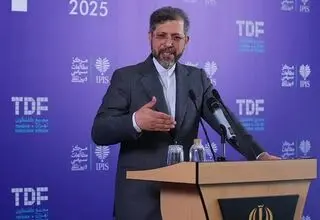 خطیب‌زاده: اگر مذاکره‌ای با آمریکا باشد، مذاکره مسلح خواهد بود