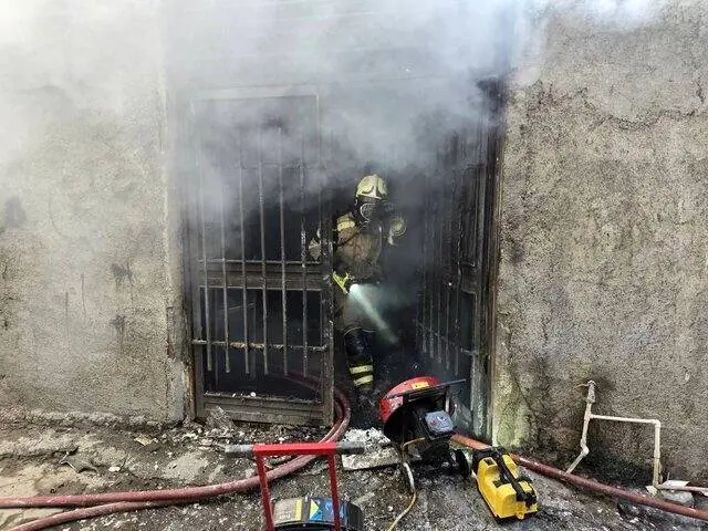 آتش سوزی وحشتناک در خیابان ولیعصر تهران