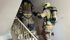 آتش سوزی مهیب در یک ساختمان مسکونی