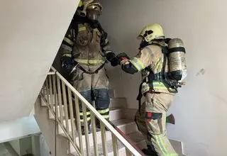 تصاویری از آتش‌سوزی انبار لوازم خانگی در میدان فردوسی