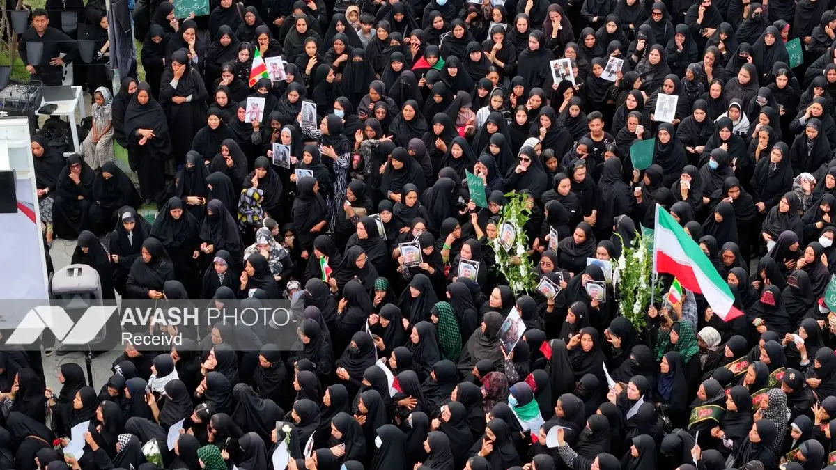 گزارش نصویری/ تشییع پیکر شهدای مدرسه میناب