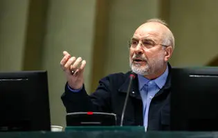 کنایه قالیباف به فروش نفت‌ در آمریکا؛ شاید مولکول‌های بنزین را چاپ می‌کنند!