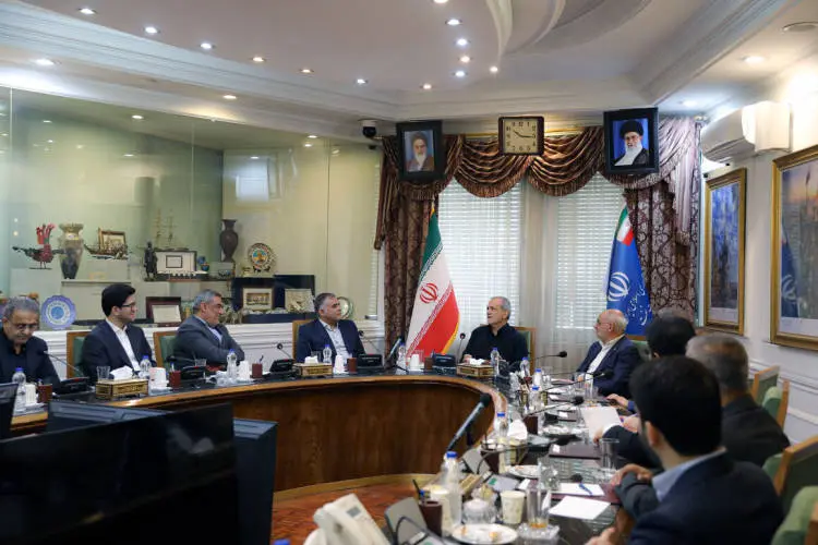 پزشکیان: وزارت نفت نقشه دشمن را نقش بر آب کرد