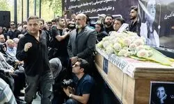  «پهلوان آواز» به سوی خانه ابدی بدرقه شد؛ برای «ایرج» که عاشق ایران بود