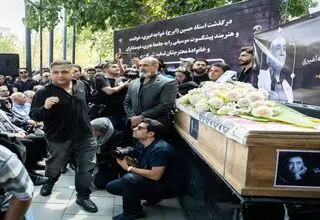  «پهلوان آواز» به سوی خانه ابدی بدرقه شد؛ برای «ایرج» که عاشق ایران بود