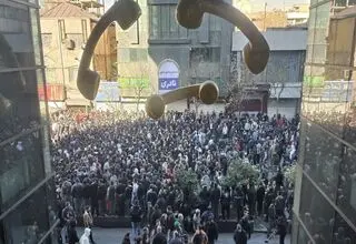 اعتراضات پراکنده اصناف بازار به نوسانات قیمت ارز