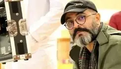 یک کارگردان سینما مقابل نیروگاه دماوند چادر زد
