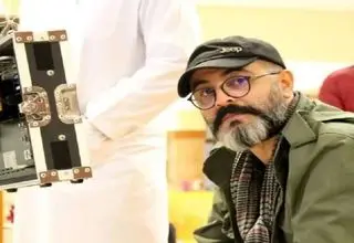 یک کارگردان سینما مقابل نیروگاه دماوند چادر زد