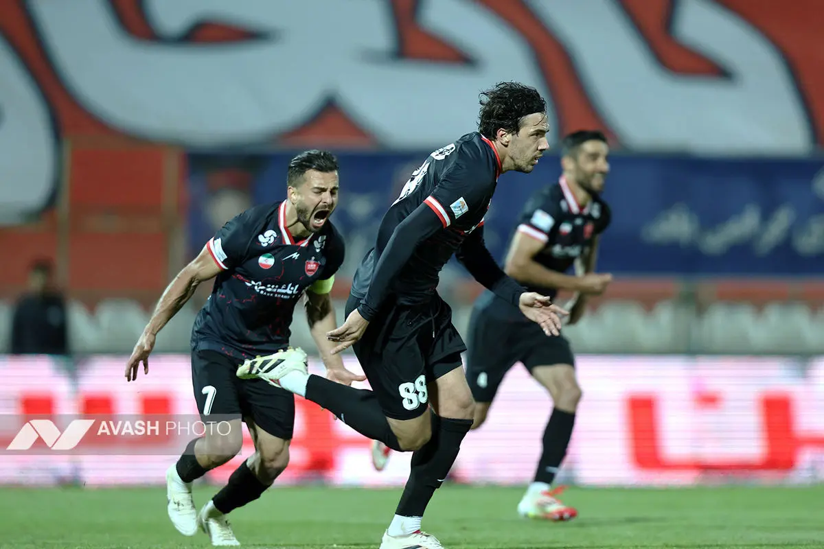 لیگ برتر فوتبال - تراکتور و پرسپولیس