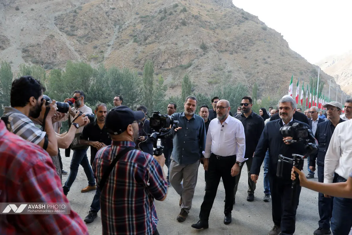 بازدید رئیس بنیاد مستضعفان از باند شرقی فاز 2 آزادراه تهران شمال