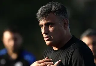 خلیفه اصل: بازیکنم ۲۰۰ هزار تومان در جیبش ندارد!