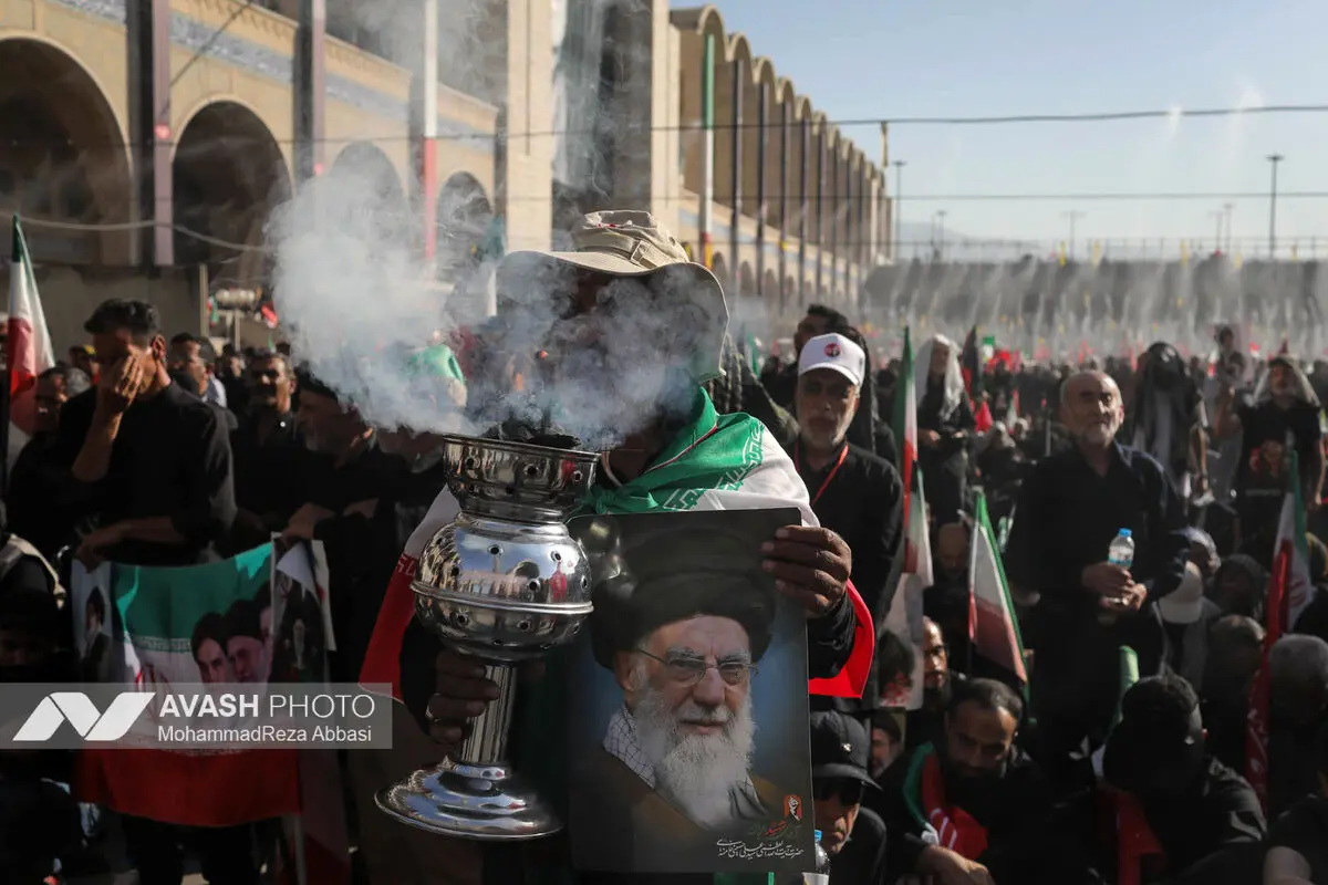 اقامه نماز بر پیکر رهبر شهید انقلاب در مصلای تهران