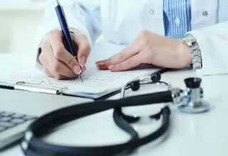 ۶ درد صبحگاهی می‌تواند نشانه بیماری‌های جدی‌تر باشد