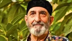 فرهاد آئیش روی صحنه می‌رود 