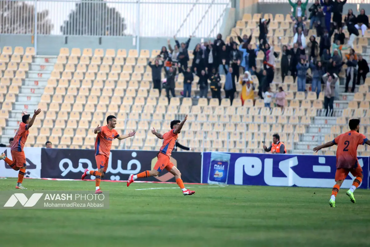 جام حذفی فوتبال ایران - استقلال و پادیاب