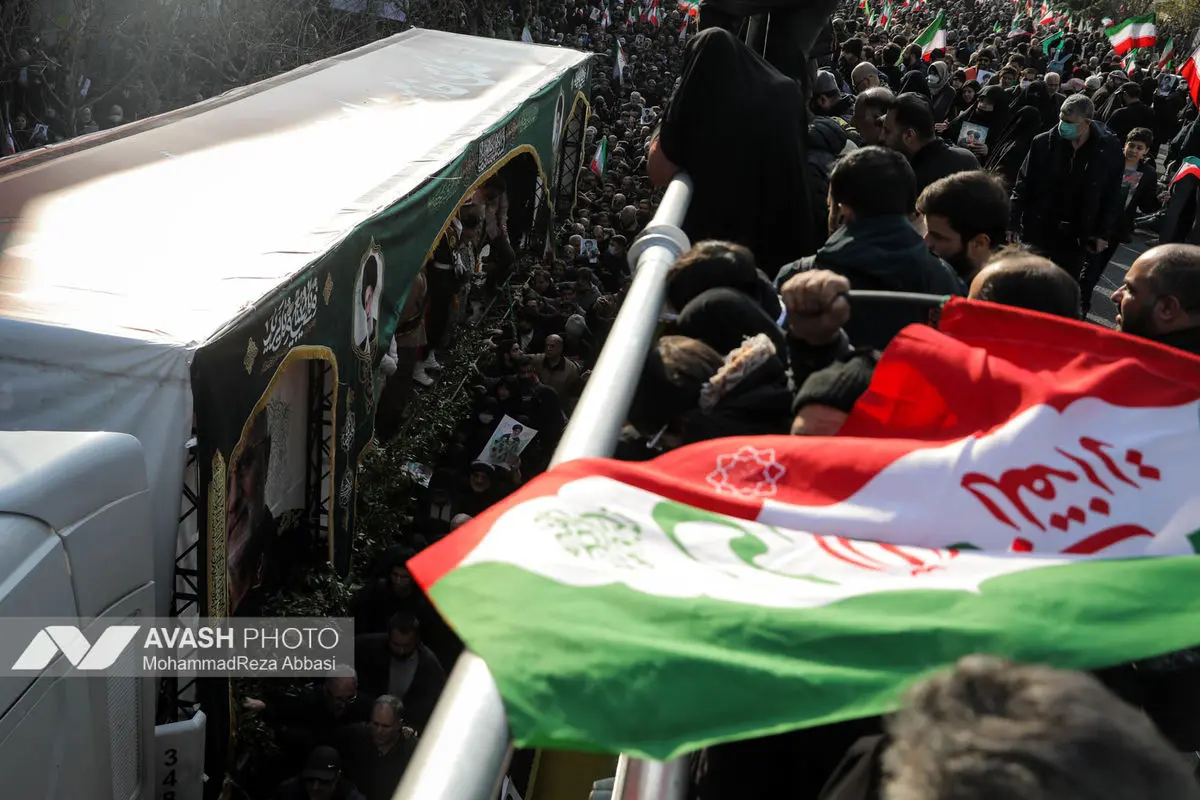 تشییع پیکر ۳۵ شهید جنگ رمضان در تهران -۲