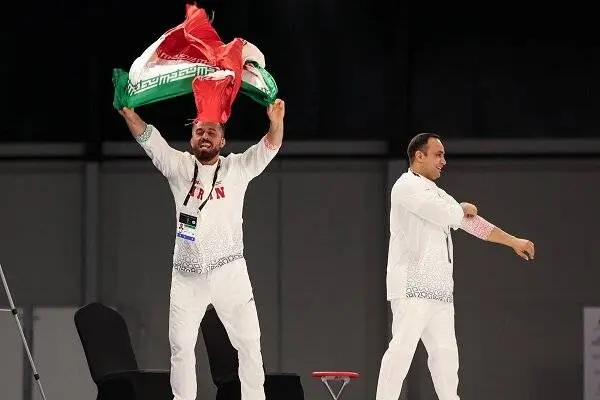 مهدی وظیفه مدال طلا MMA را تصاحب کرد